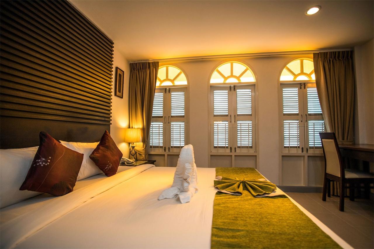 Sino House Patong Hotell Exteriör bild