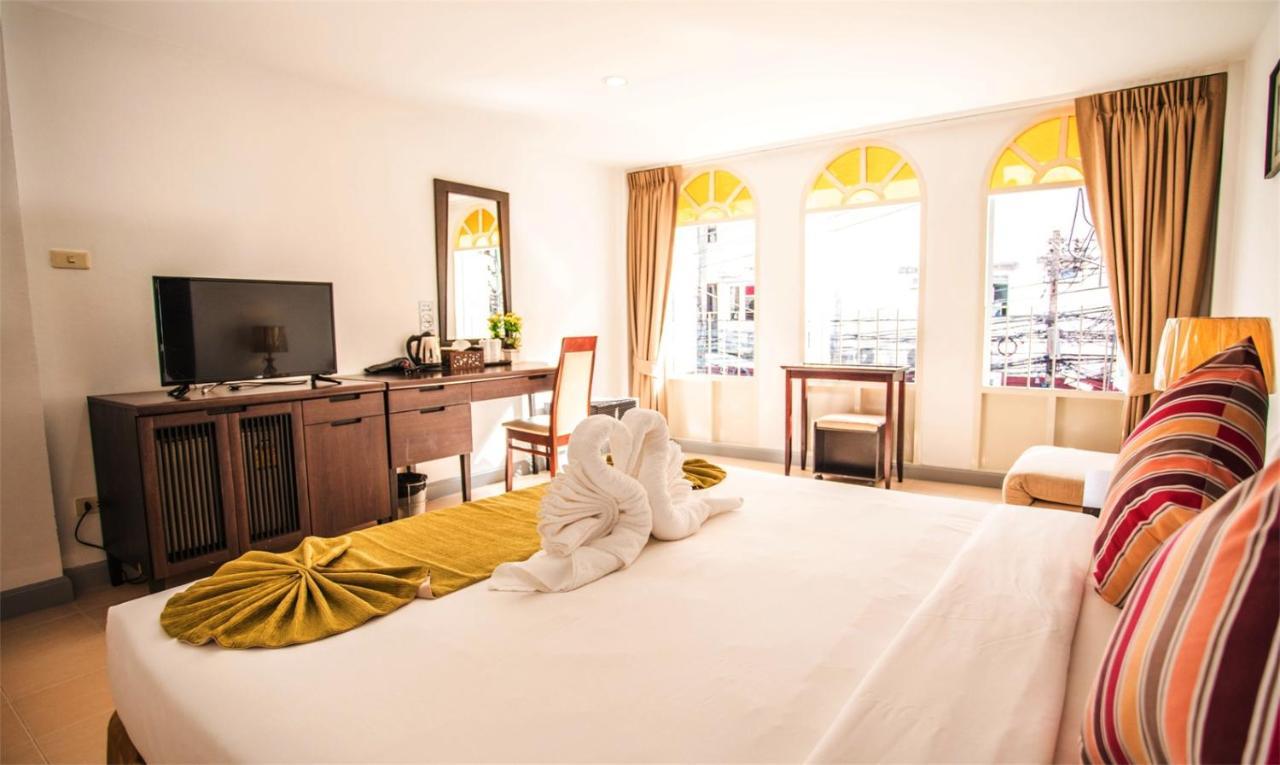 Sino House Patong Hotell Exteriör bild