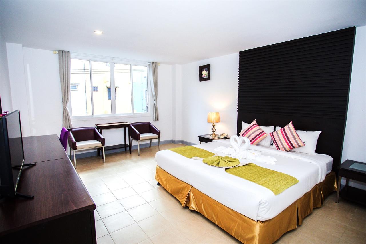 Sino House Patong Hotell Exteriör bild