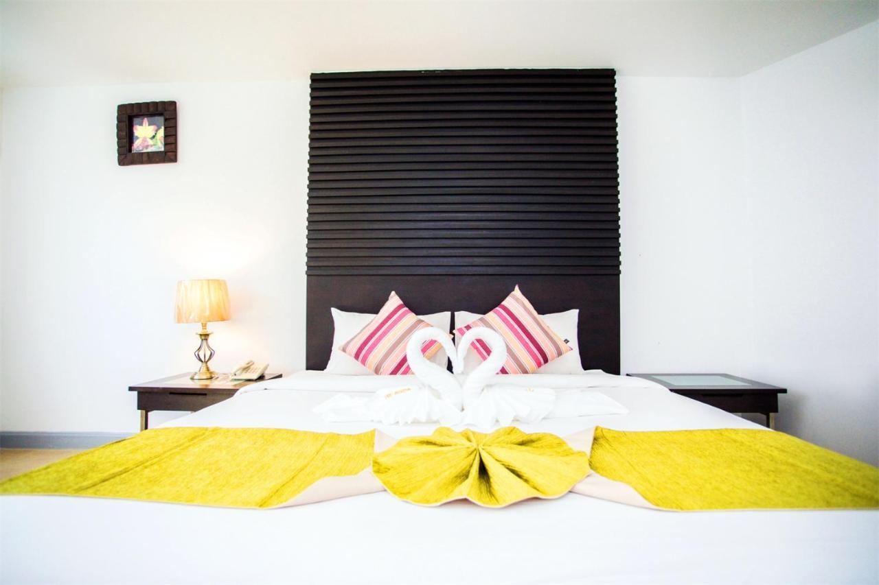 Sino House Patong Hotell Exteriör bild