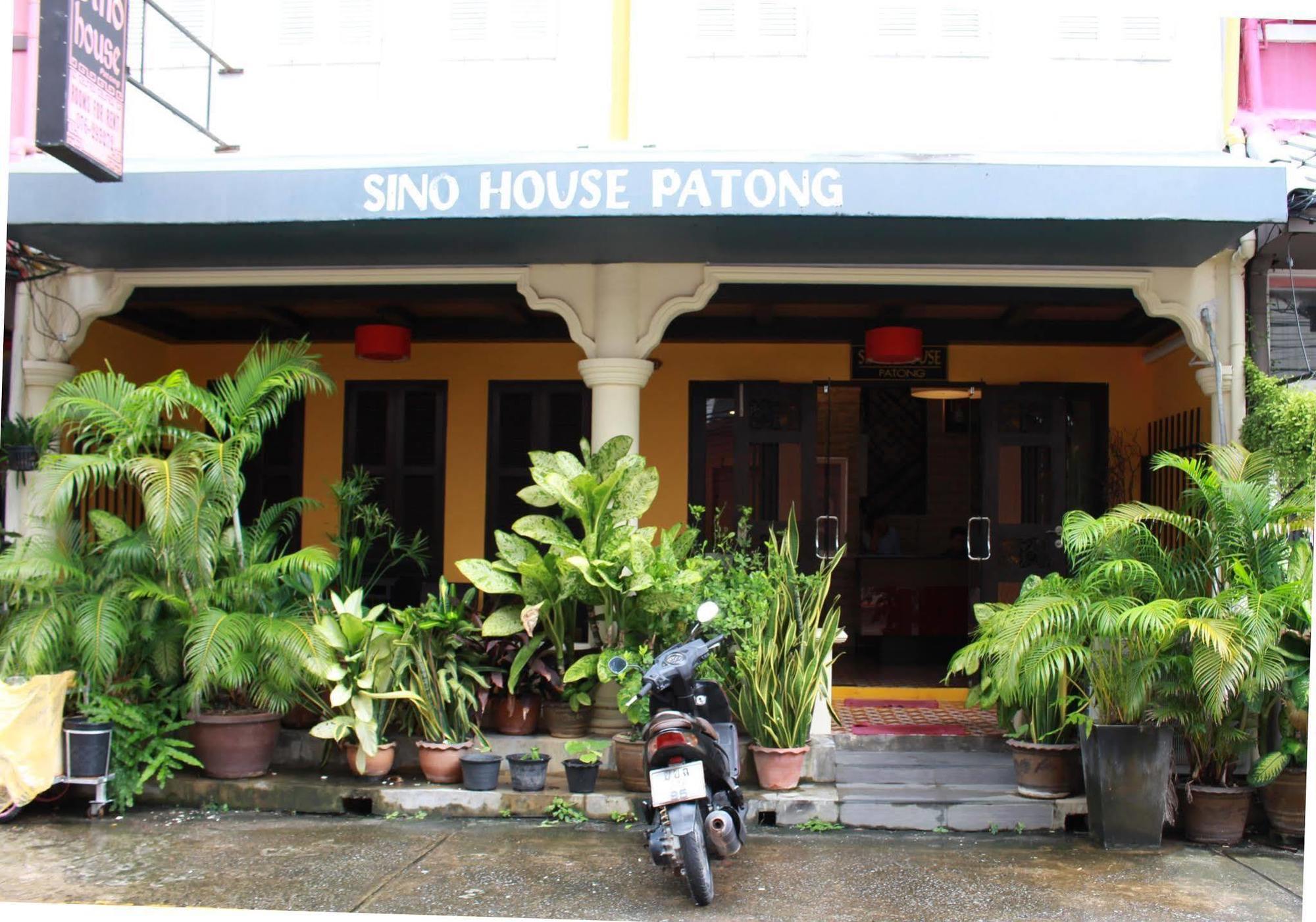 Sino House Patong Hotell Exteriör bild