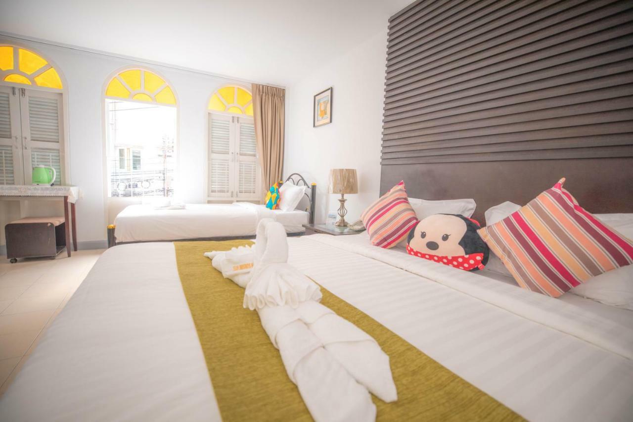 Sino House Patong Hotell Exteriör bild