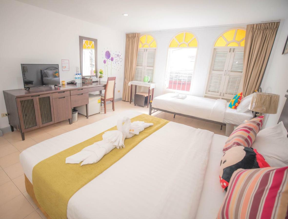 Sino House Patong Hotell Exteriör bild