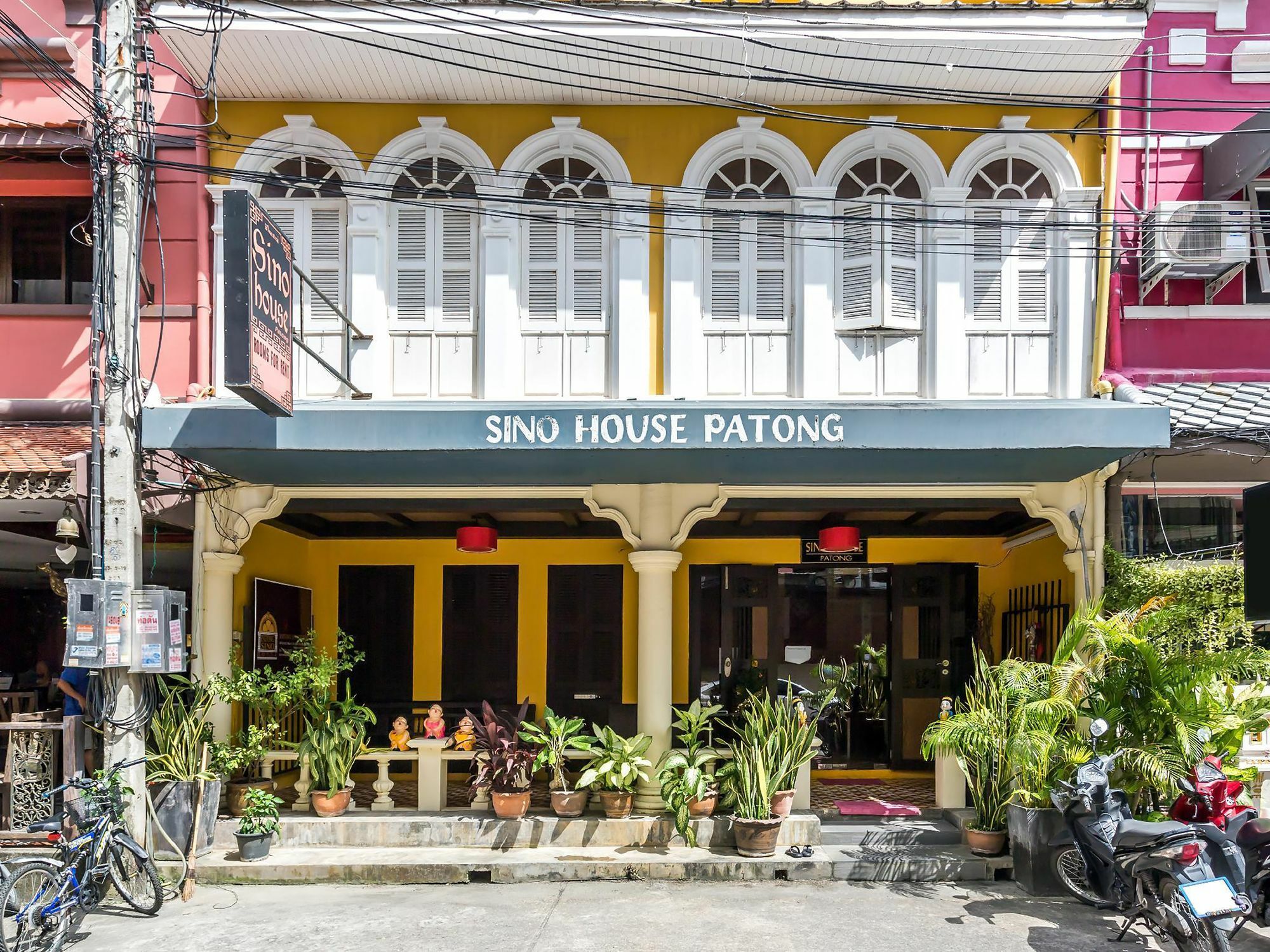 Sino House Patong Hotell Exteriör bild