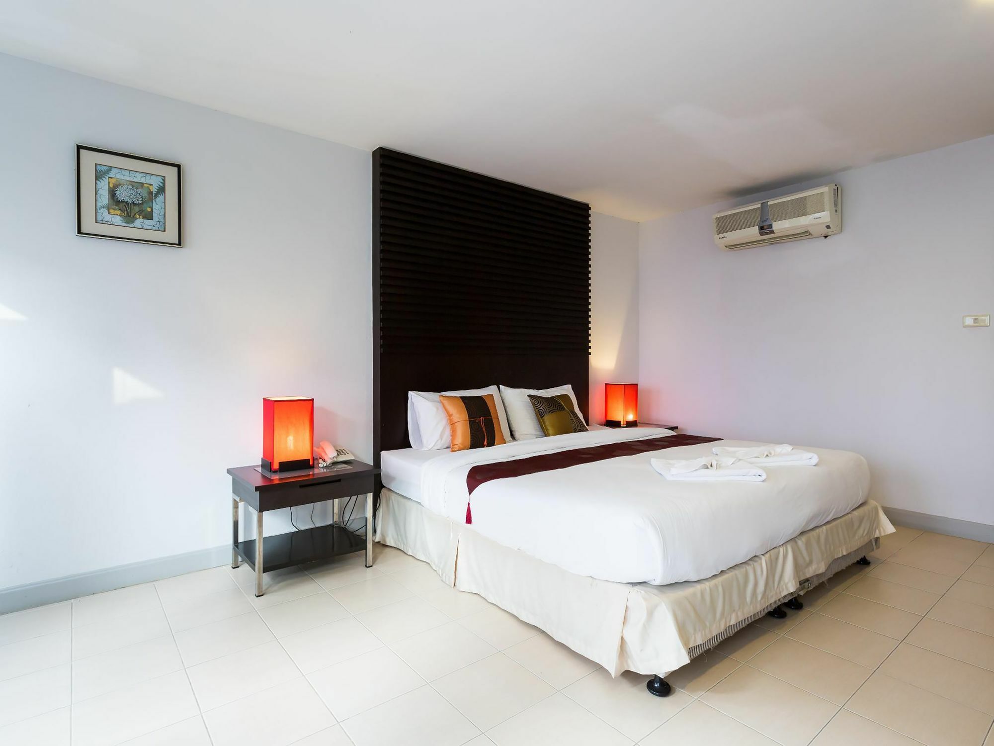 Sino House Patong Hotell Exteriör bild